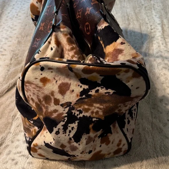 Black & Brown Cow Print Weekender Bag - Picture 5 of 8